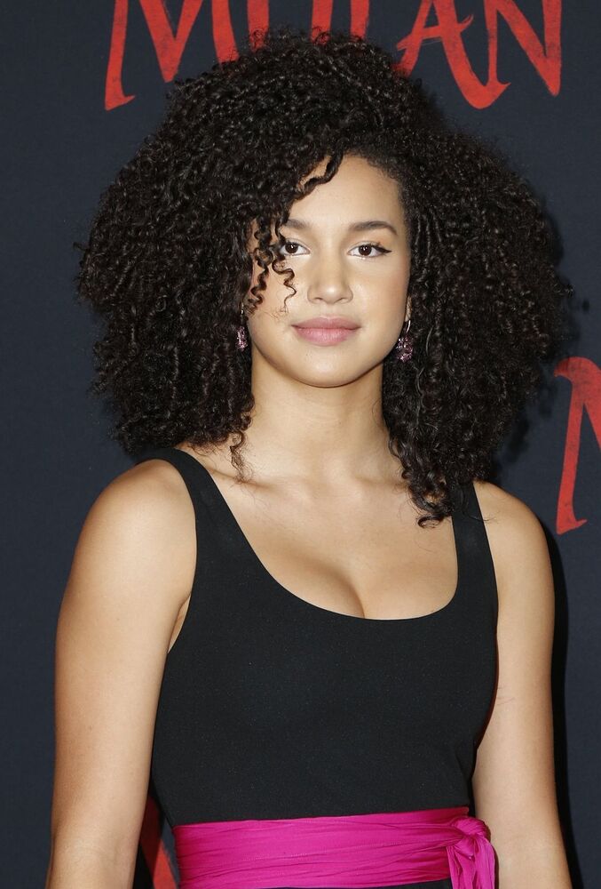sofia-wylie-at-mulan-premiere-in-hollywood-03-09-2020-12